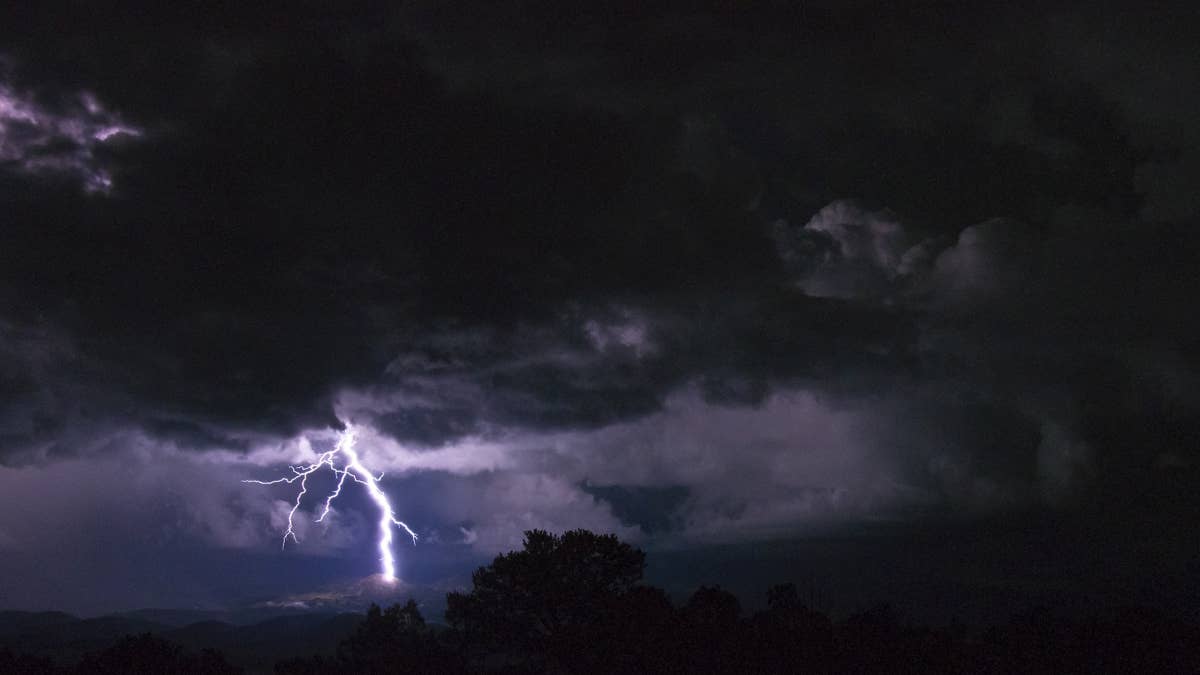 Tornado and severe thunderstorm watches issued in Minnesota