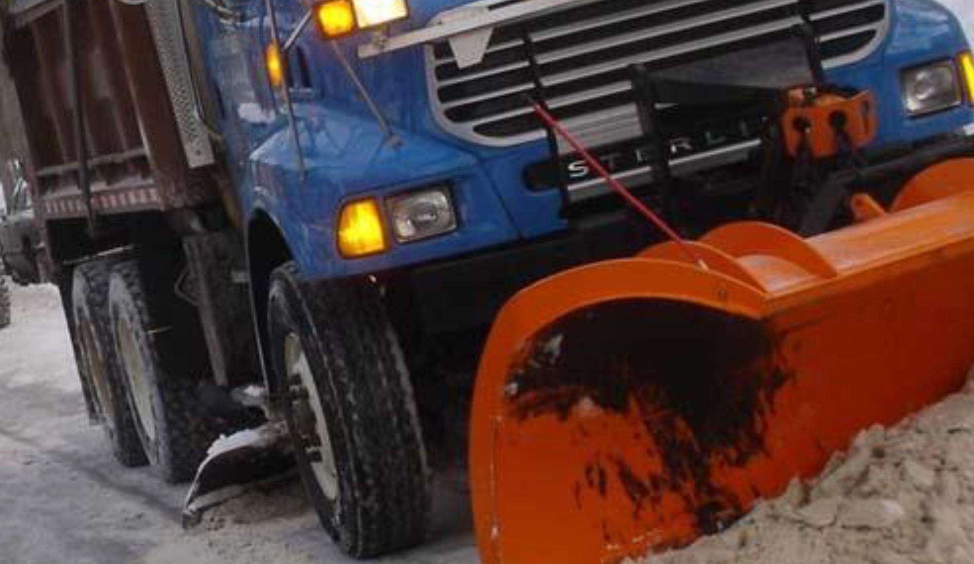 Suspect crashes into Minneapolis snow plow, fires shots at plow driver ...