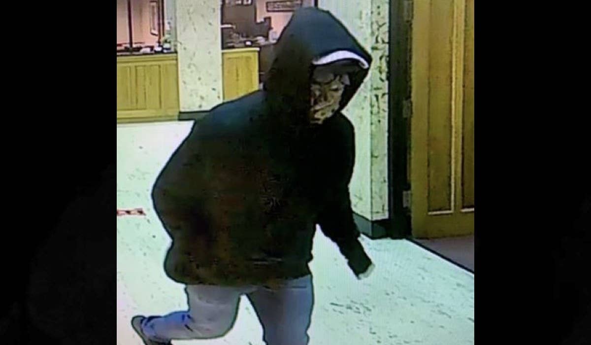 Police ask for public's help identifying Duluth bank robbery suspect ...