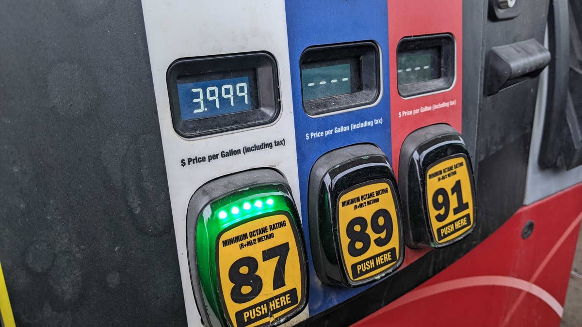 Gas prices dip below $4 a gallon across Minnesota
