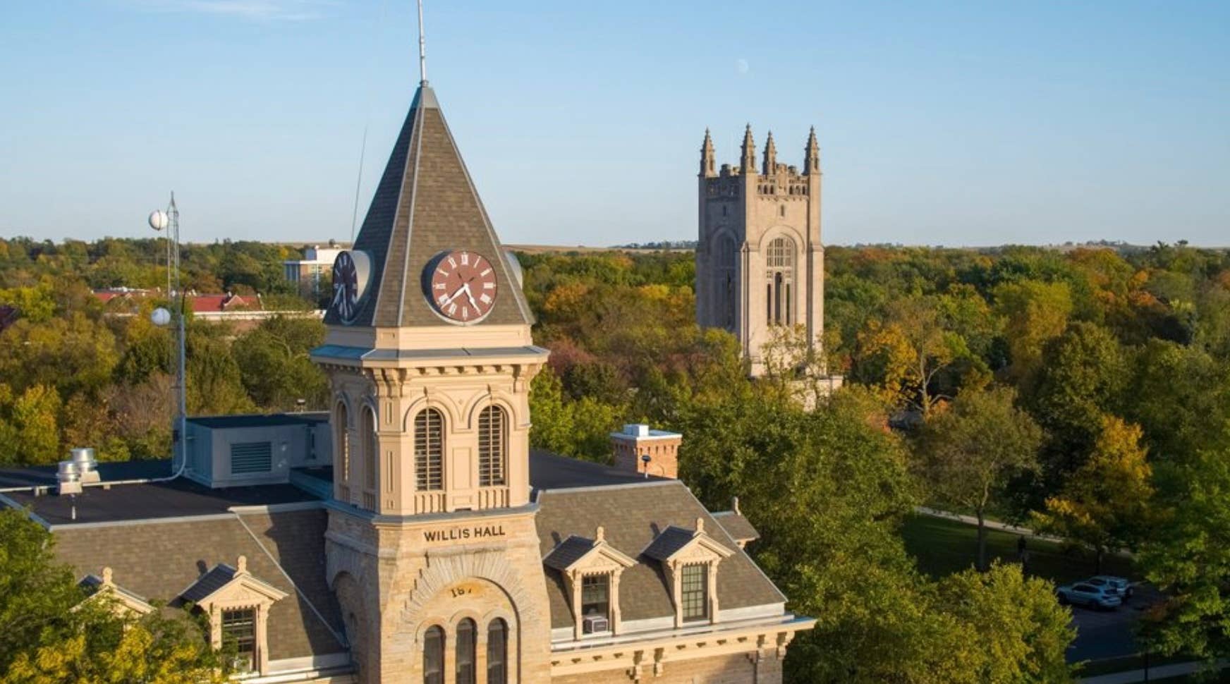 Carleton College announces new 'no loan' financial aid policy