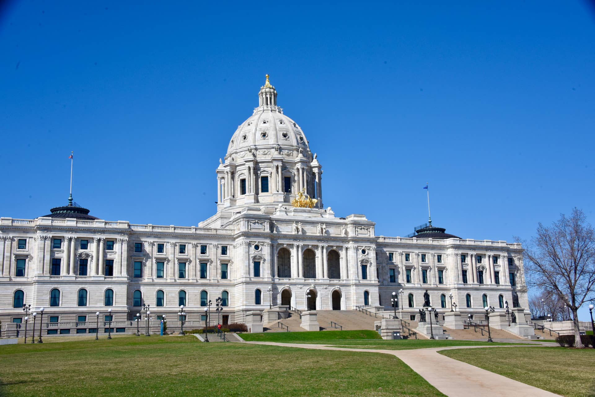 Here are the new Minnesota laws taking effect in 2025 - Bring Me The News
