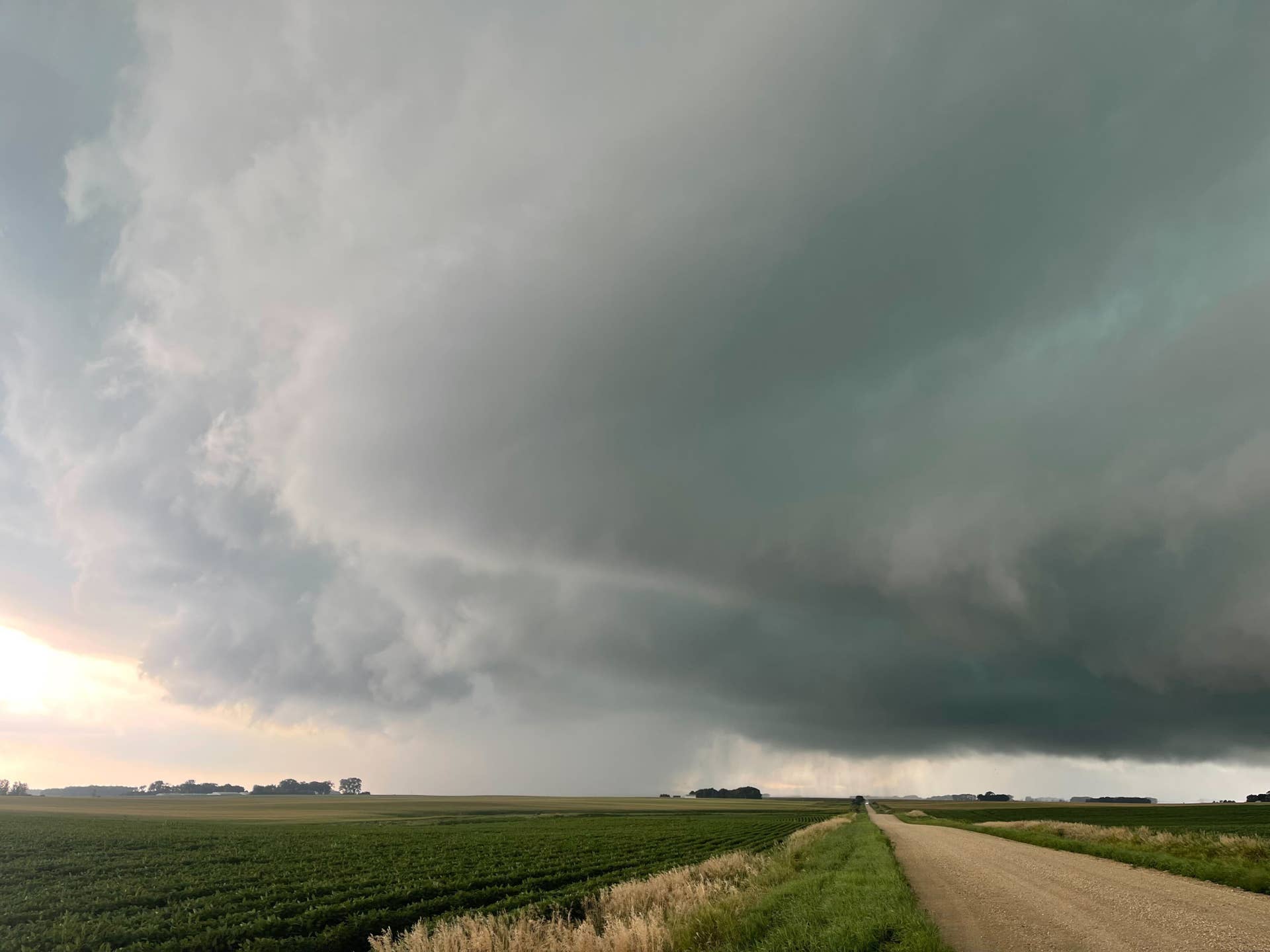 Severe storms could bring golf ball-sized hail, 70 mph winds to ...