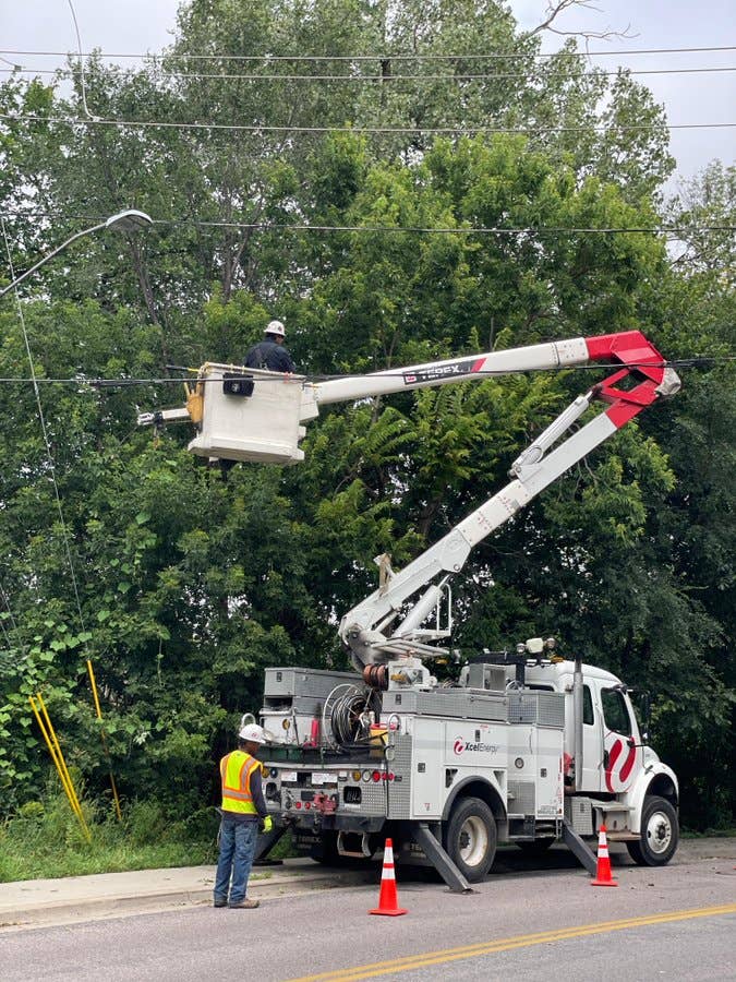 28,000 customers still without power following Twin Cities storms ...