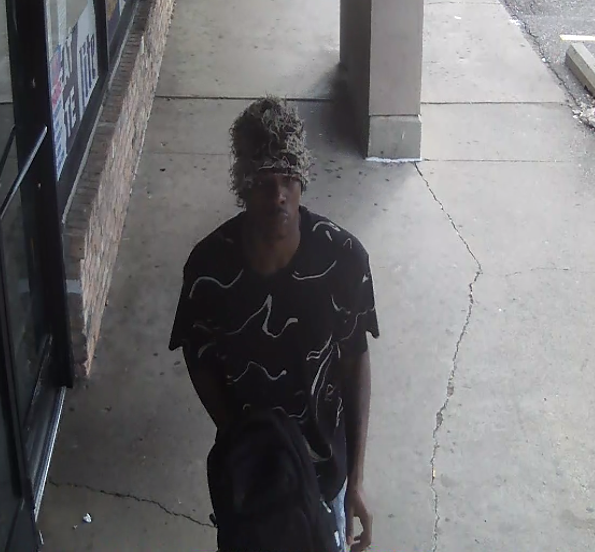 Brooklyn Park police need help ID'ing suspect in strip mall stabbing ...