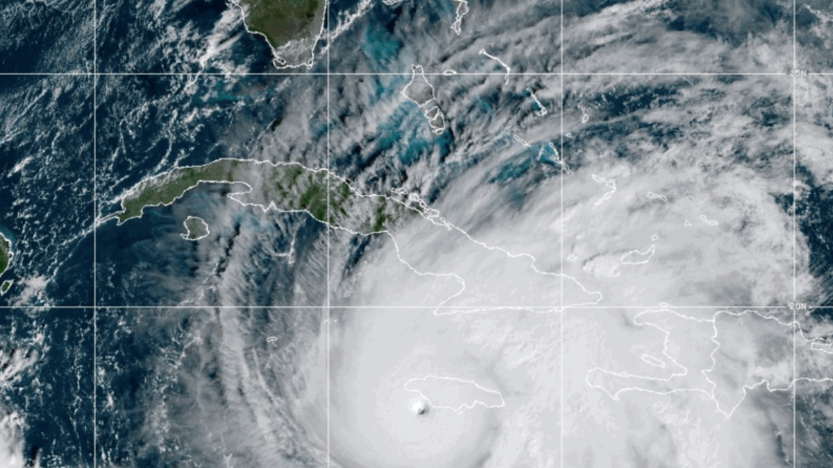 Record El Niño has Atlantic hurricane season doing something remarkable