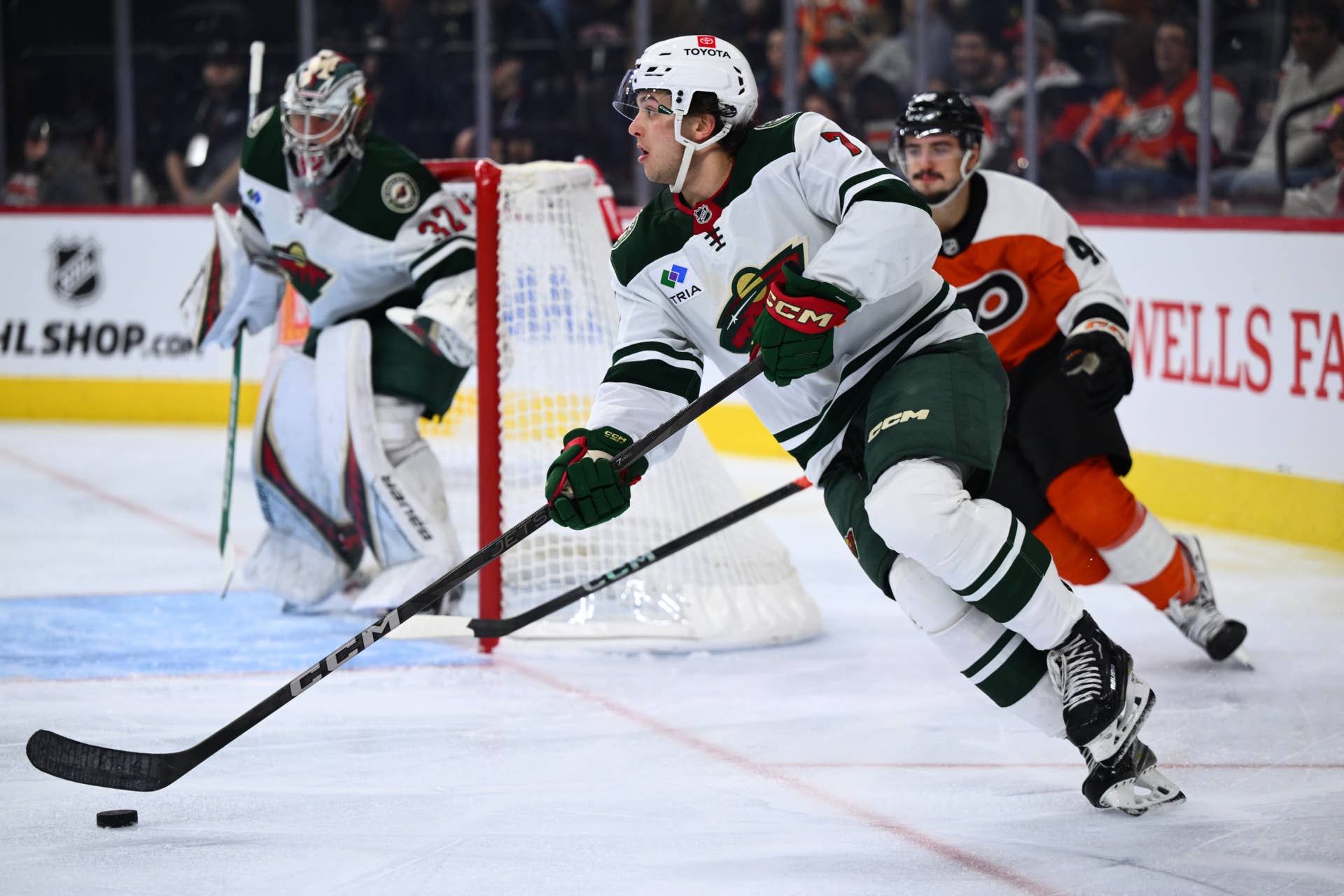 Wild's four-game win streak ends with high-scoring loss to Flyers ...