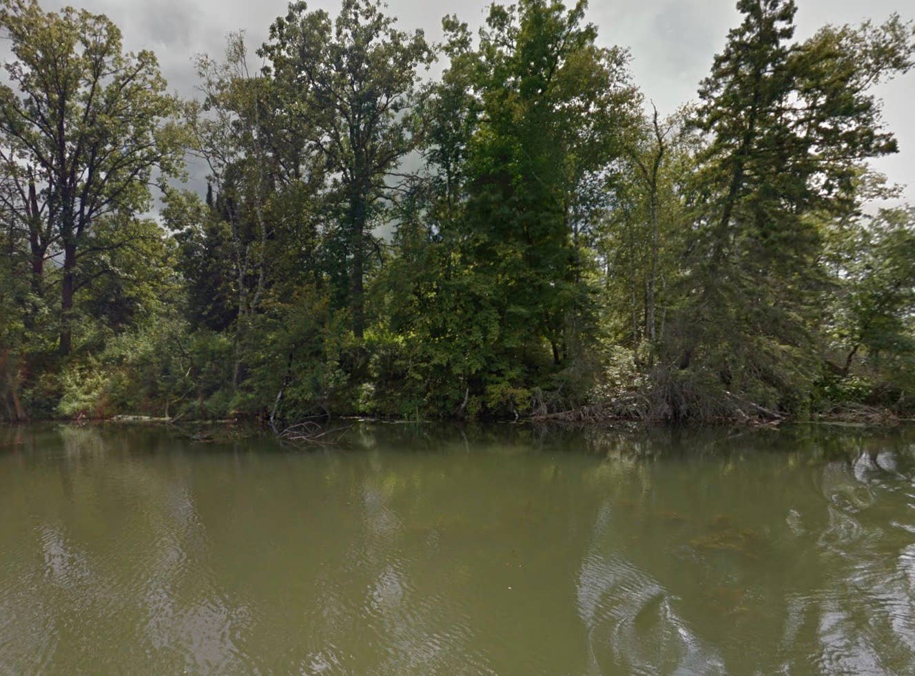 Police identify man who died after crashing into Mississippi River ...
