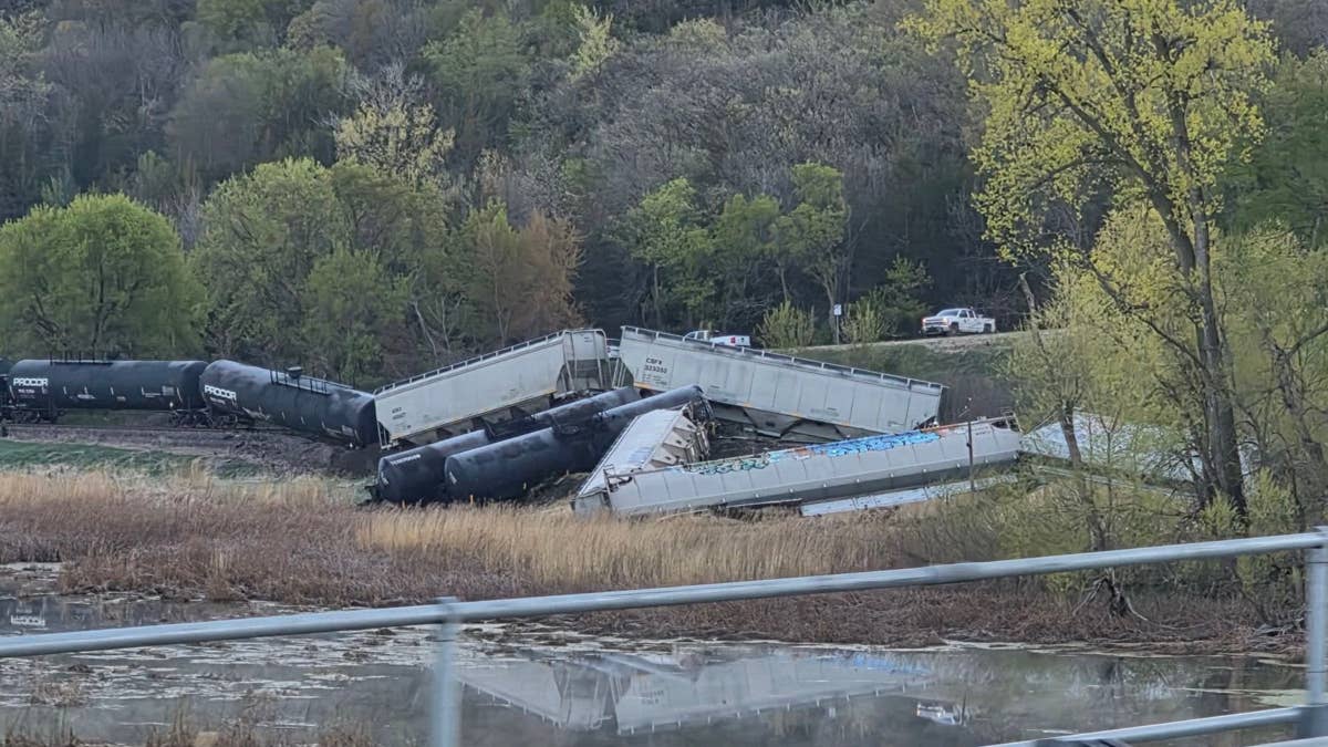 BREAKING: Train derailment reported near Henderson