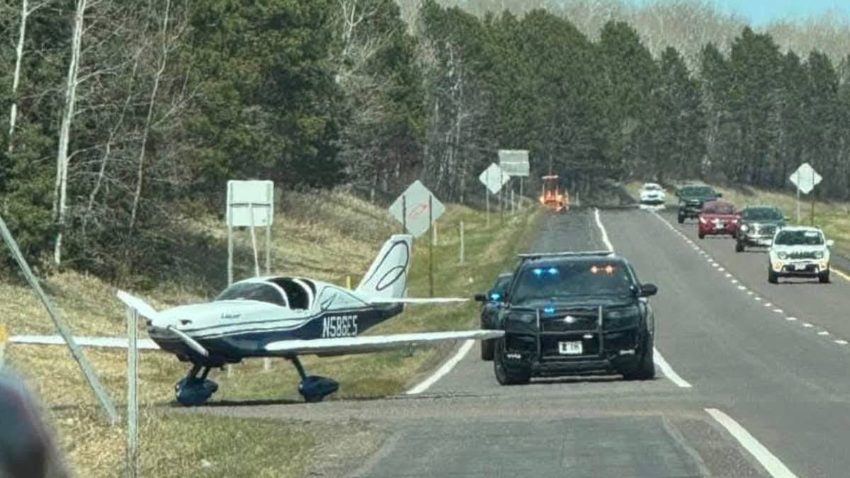 Small plane makes emergency landing on Highway 61 in Duluth
