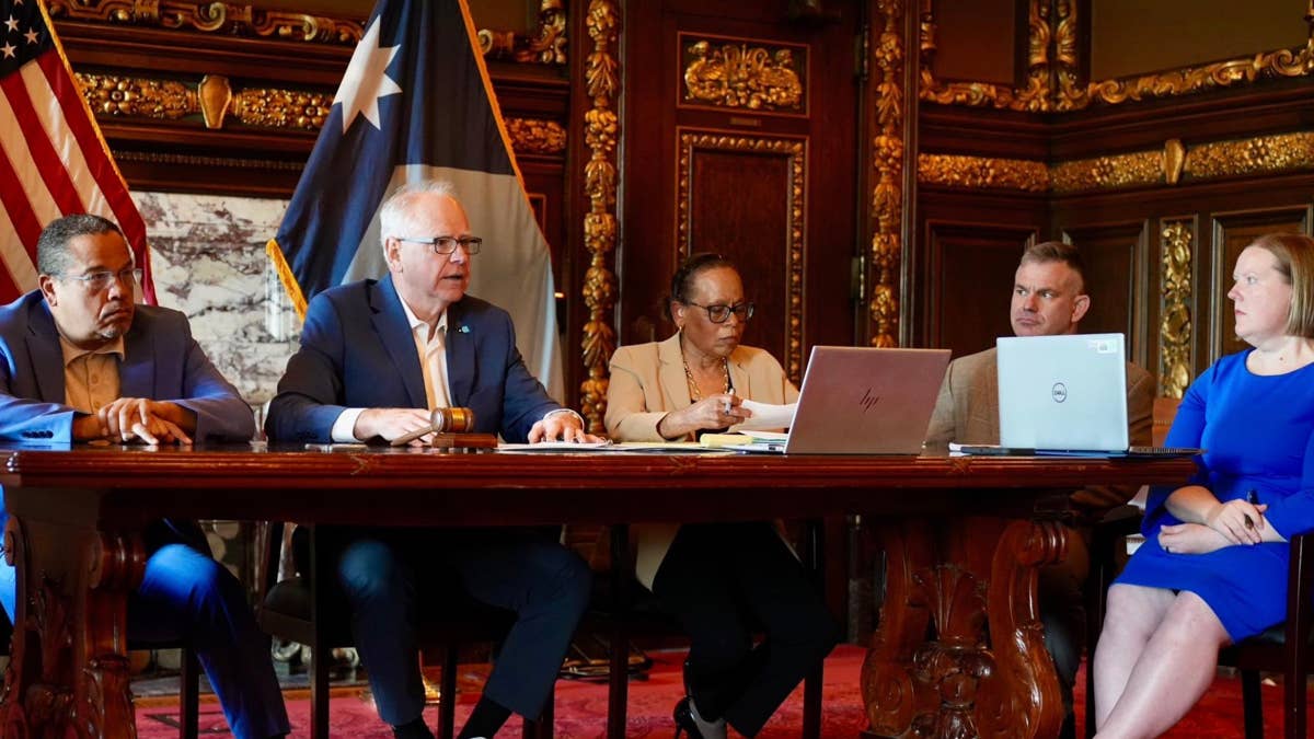 Minnesota board pardons Laotian refugee facing imminent deportation