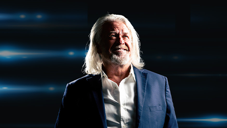 Blue Collar Comedy vet Ron White heads to Treasure Island