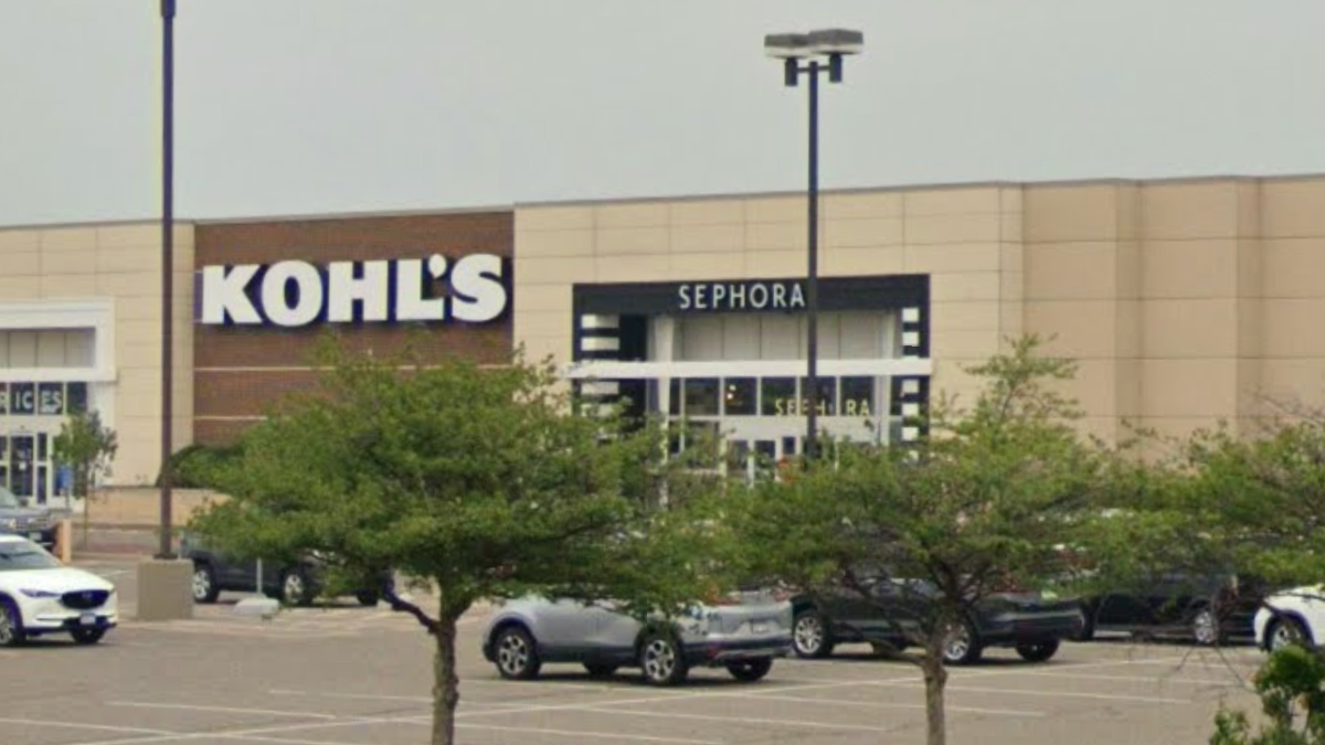 Apple Valley Kohl's temporarily evacuated Sunday due to fire