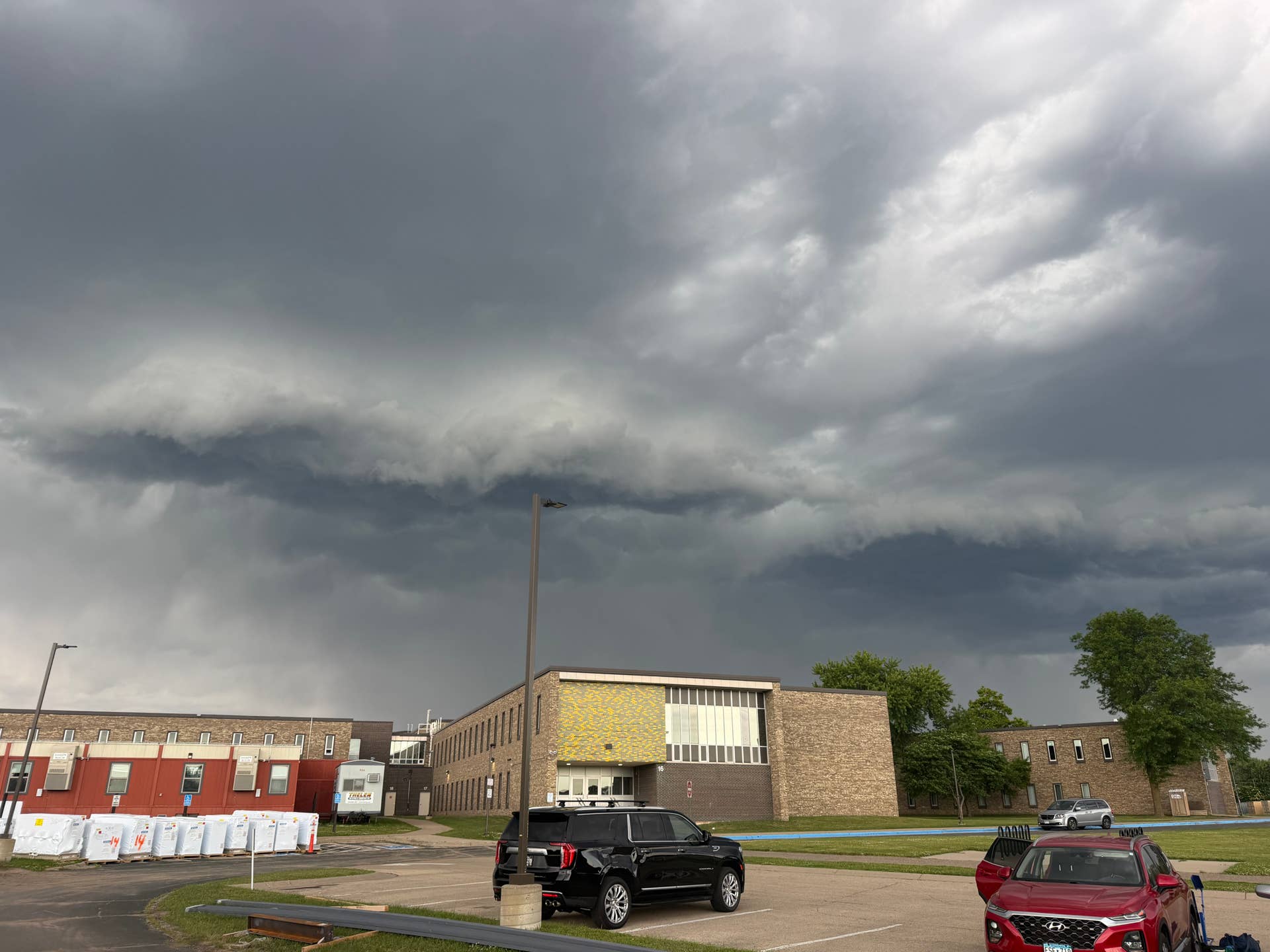Tornadoes unlikely, but large hail and damaging winds could hit ...