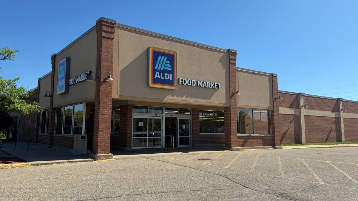 Aldi to close one of its Burnsville stores this month