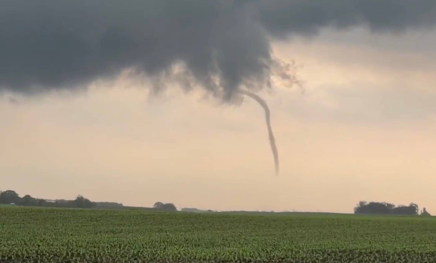 Tornado watch: Strong twisters, 3.5-inch hail, 90 mph winds possible in ...