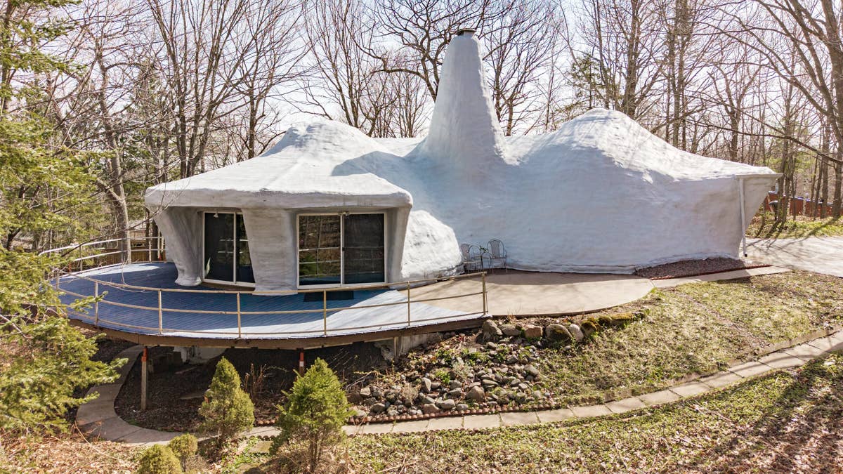 Duluth's iconic 'mushroom house', built in 1970, hits the market