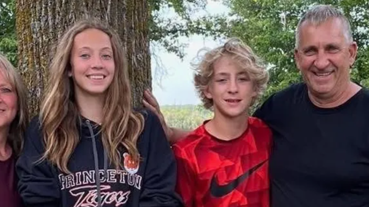 Teen girl only survivor of head-on crash that killed her parents, brother