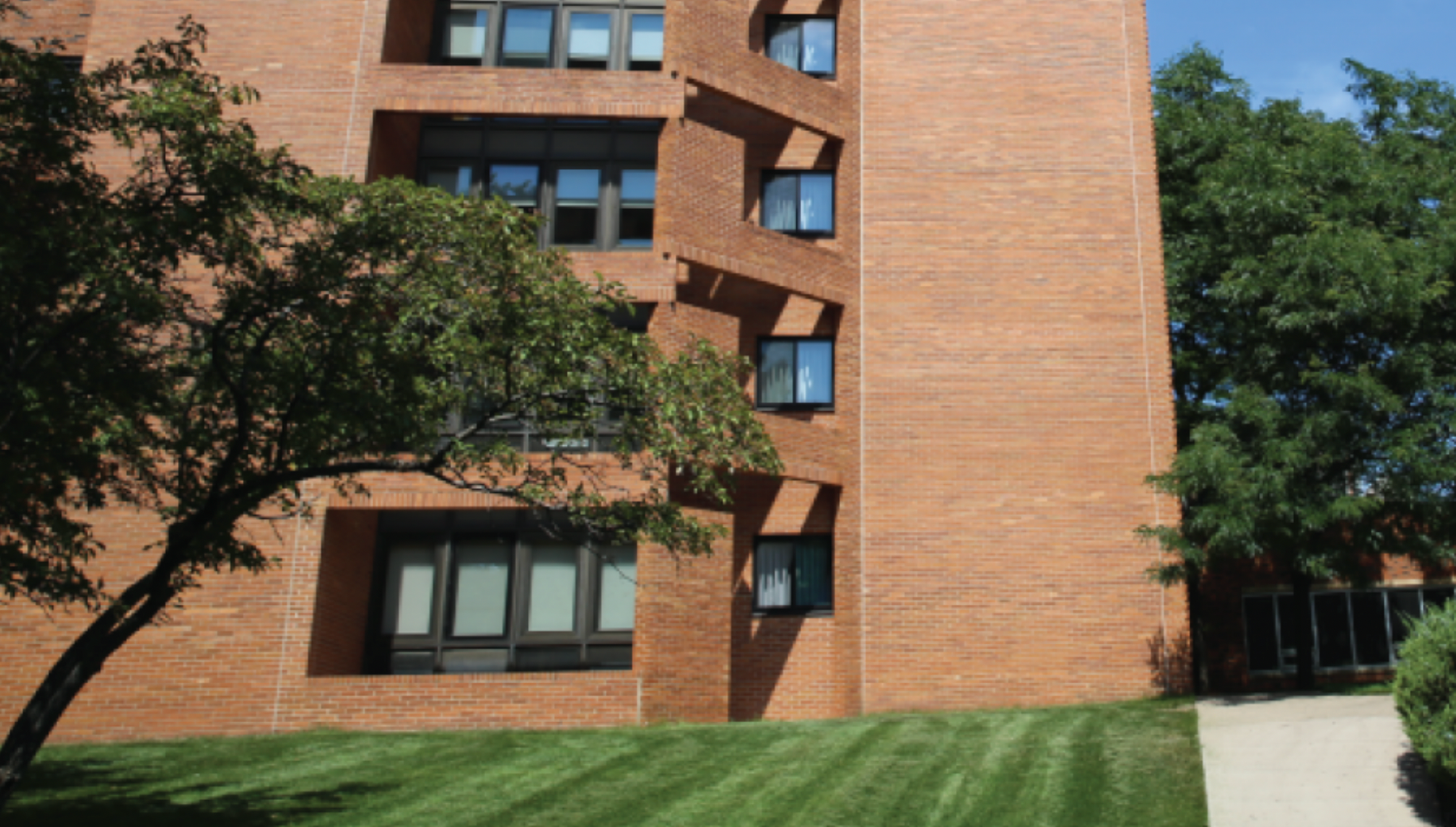 University of Minnesota closes its only residence and dining hall in St. Paul