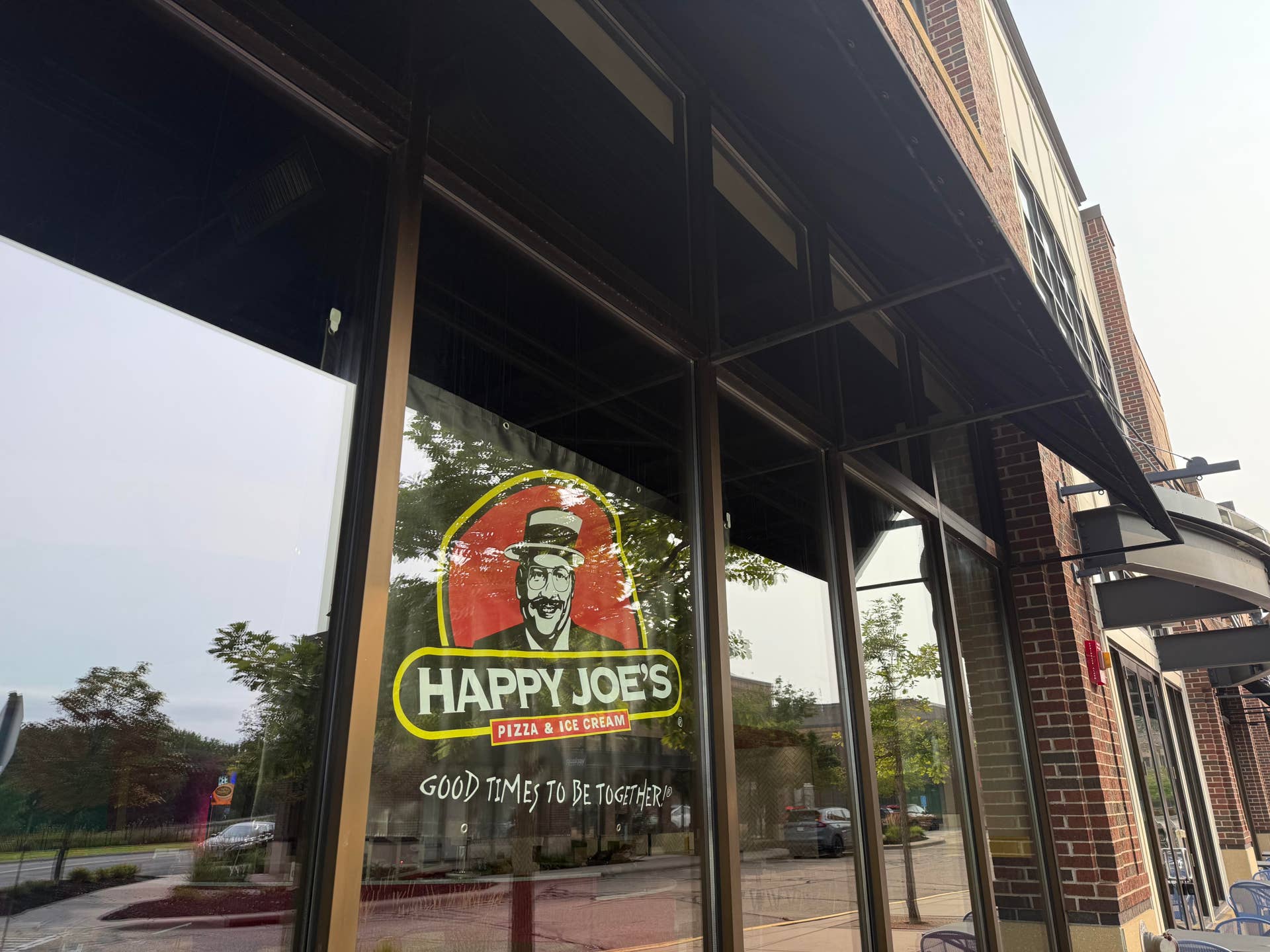 Happy Joe's, and its famous taco pizza, arriving soon in the Twin Cities