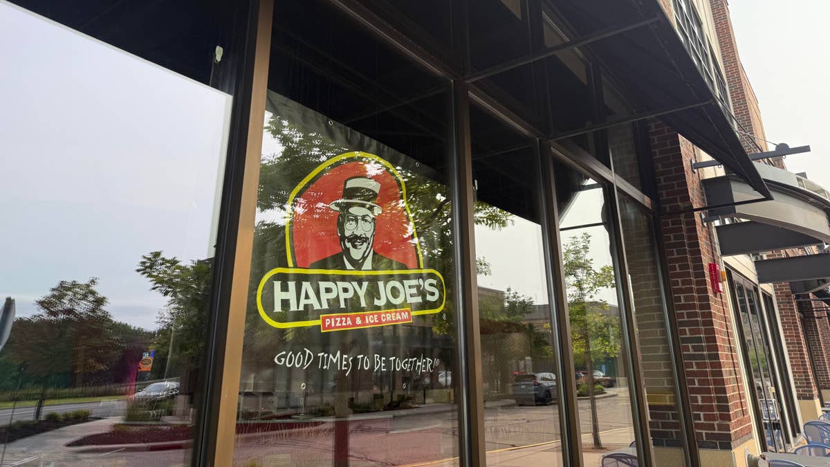 Happy Joe's, and its famous taco pizza, arriving soon in the Twin Cities