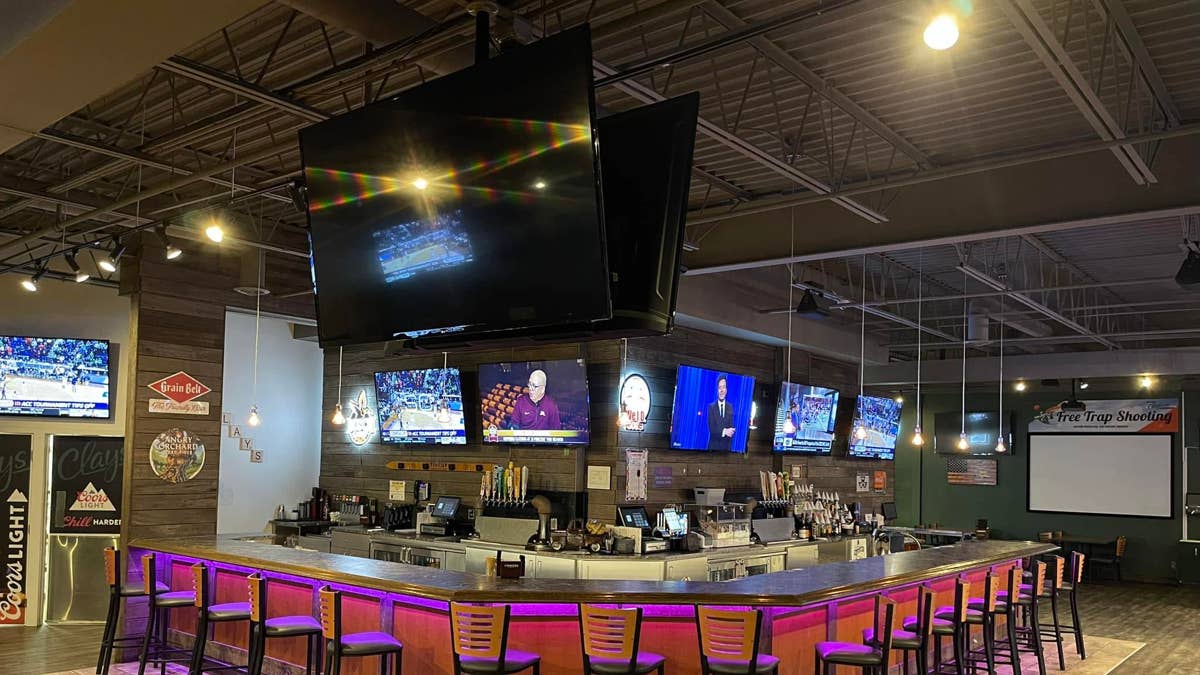 Bar and grill off Highway 55 announces closure