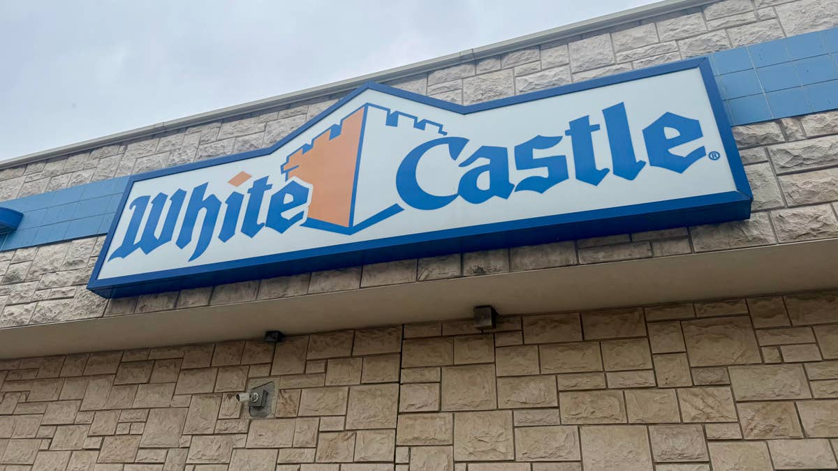White Castle leaves University Avenue after 100 years