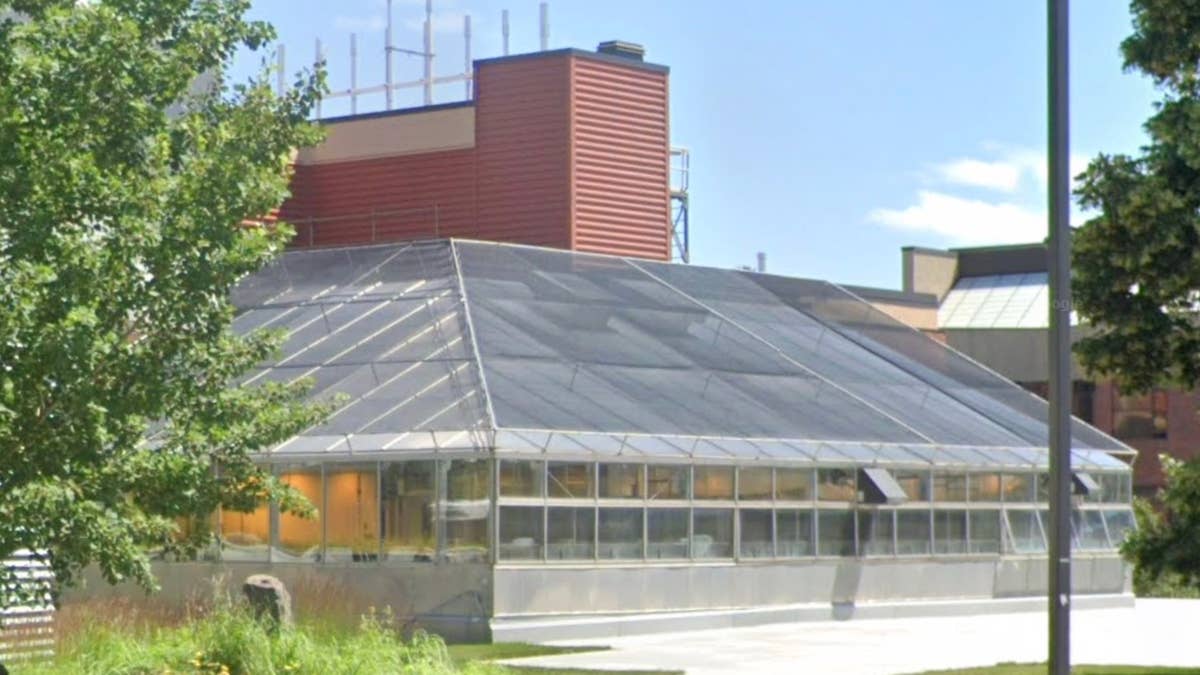 Charges: Red Wing man gets stuck in window while breaking into UMD greenhouse
