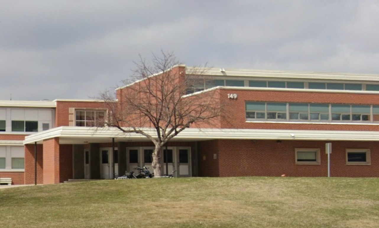 Wayzata school evacuated following bathroom fire