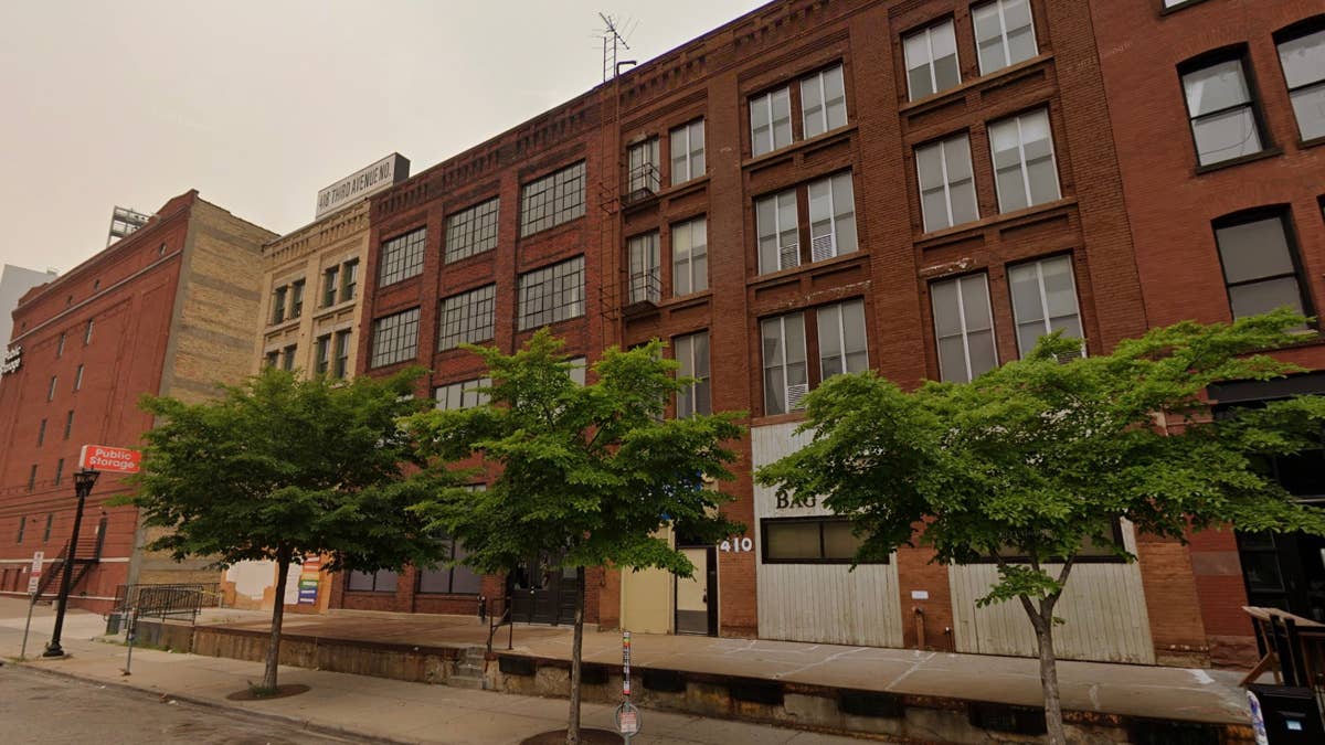 Charges: Amateur artist posed as UPS worker to steal $80K of art from Minneapolis gallery