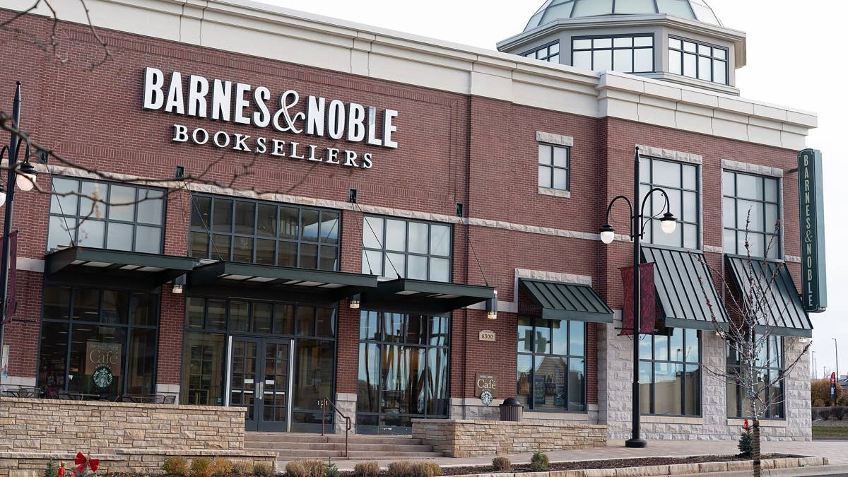 Rosedale Center's closing food hall could be filled by Barnes & Noble