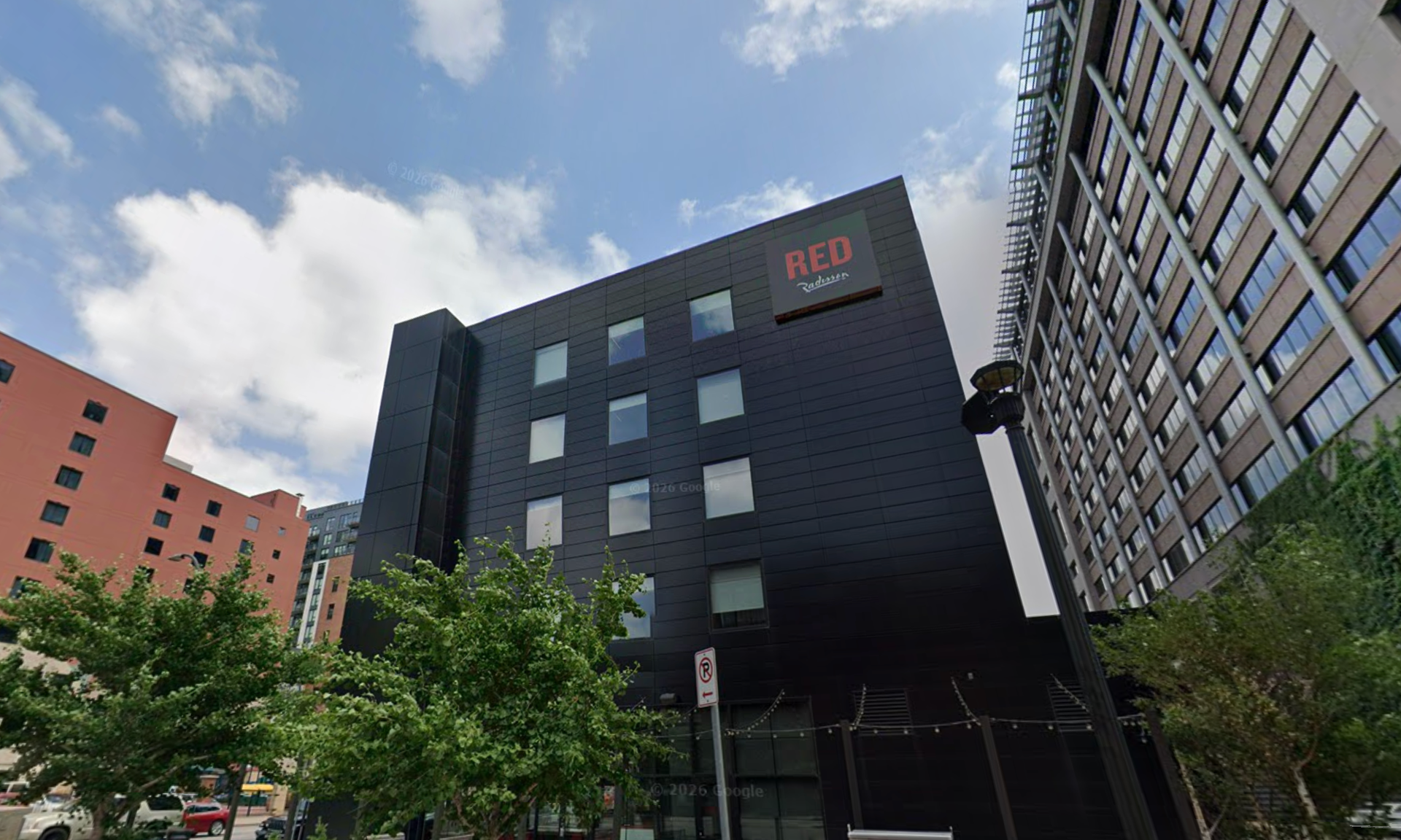 Red Minnesota Radisson RED in downtown Minneapolis sold to Minnesota hotel groups ...