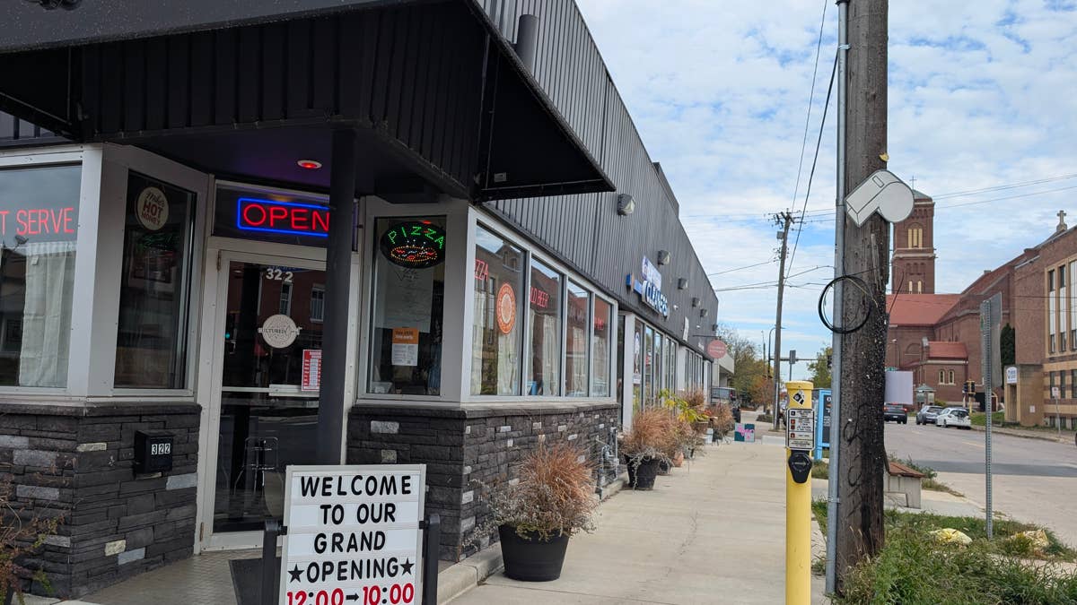 New pizzeria takes over the former home of Good Times Pizza in Minneapolis