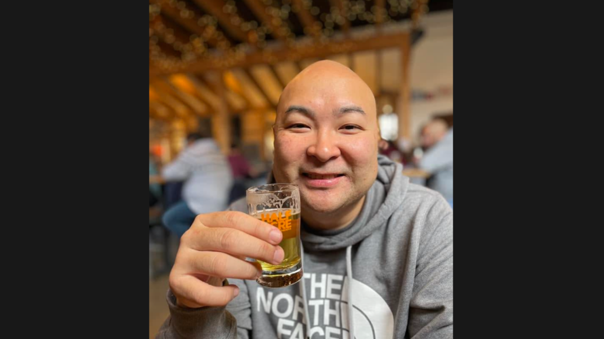 Minnesota's viral food critic who eats in his car is opening a restaurant