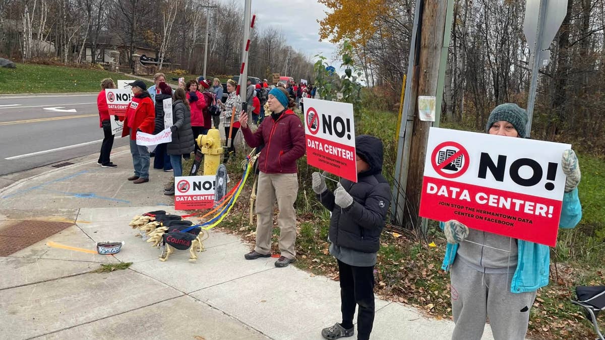 Hermantown enforces new City Hall restrictions for rescheduled data center meeting