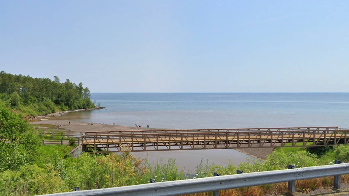 Man found dead in Lake Superior at Split Rock River beach