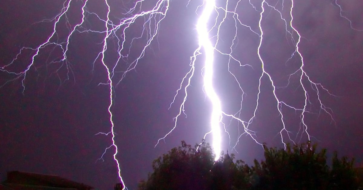 Severe t-storm watch: Damaging winds, large hail into the overnight ...