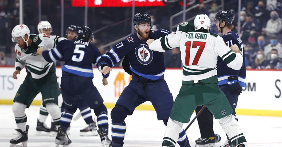 Brenden Dillon vs Marcus Foligno from the Winnipeg Jets at Minnesota Wild  game on Oct 19, 2021 : r/wildhockey