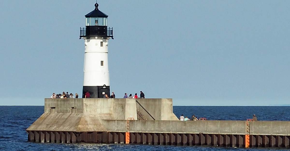 Iconic Duluth lighthouse handed over to MN preservation group Bring
