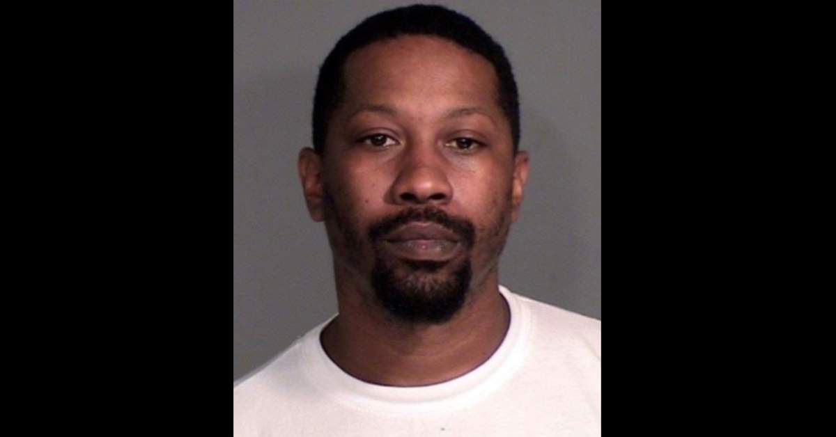 Minnesota Crime Appeal to find 'armed and dangerous' suspect in Mounds