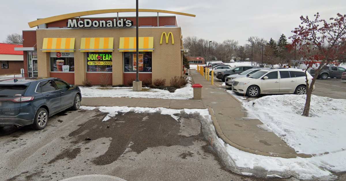 Police Shots fired between vehicles in Bloomington McDonald's parking
