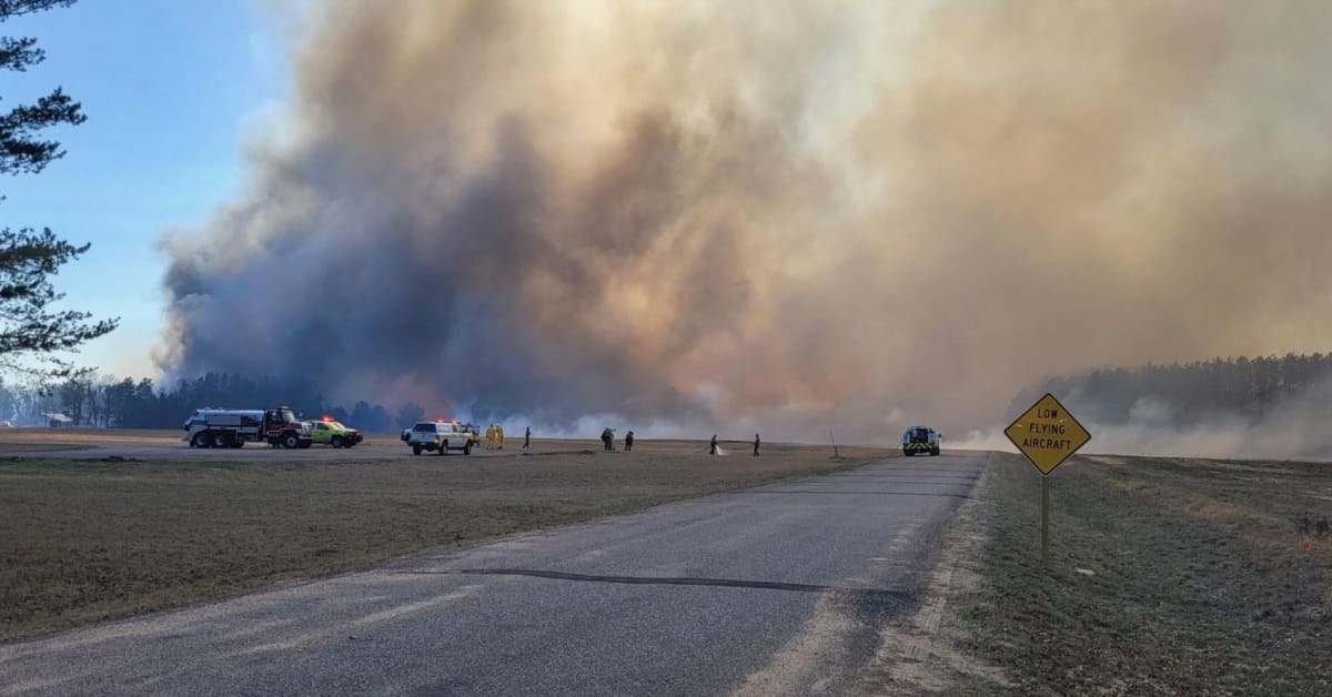 Wildfires cause evacuations, closes I94 northwest of Wisconsin Dells