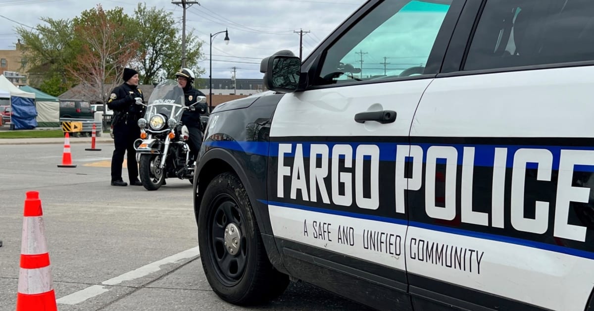 3 Police Officers Shot In Fargo 2 Reportedly In Critical Condition Bring Me The News 6612