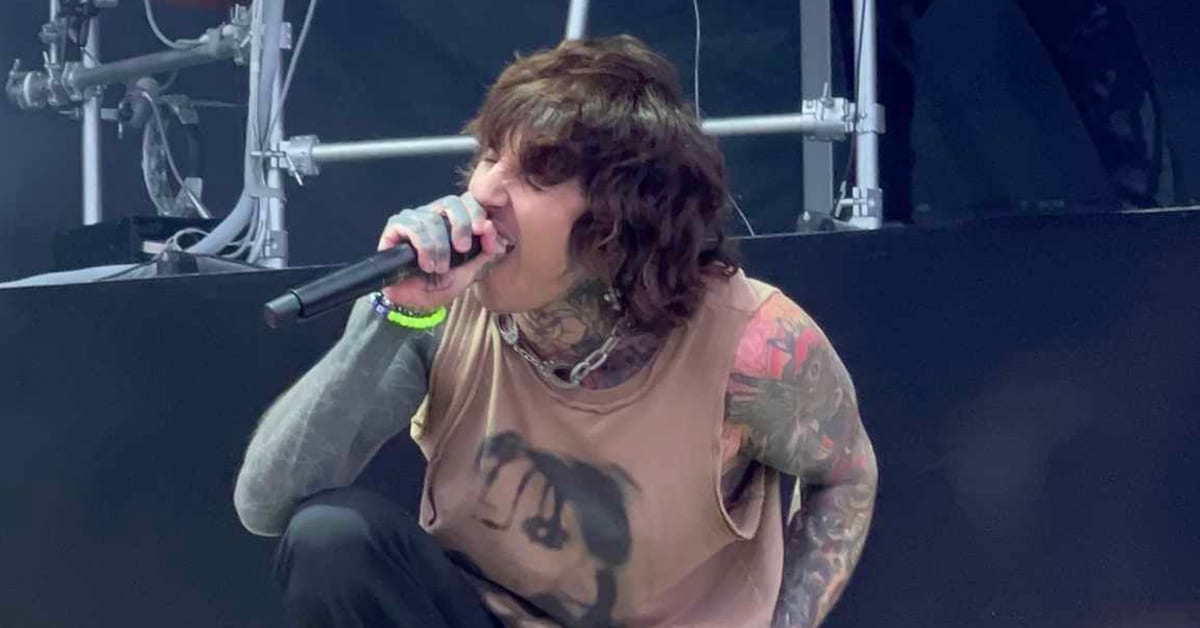 Somerset, Wisconsin, USA. 15th May, 2016. Singer OLIVER SYKES of Bring Me  the Horizon performs live at Somerset Amphitheater during the Northern  Invasion Music Festival in Somerset, Wisconsin © Daniel DeSlover/ZUMA  Wire/Alamy