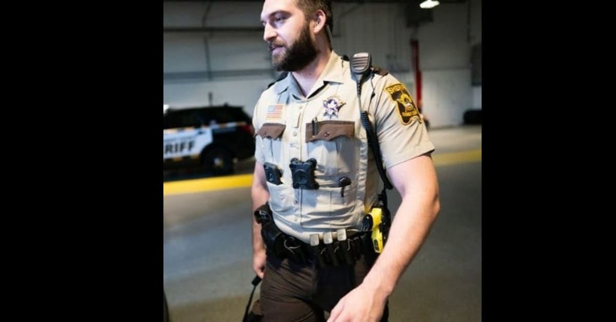 Ramsey County Deputy Found Dead Inside His Vehicle Bring Me The News 8524