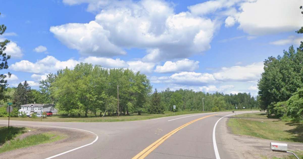 Three injured as deputy veers squad car into wrong lane, hits SUV