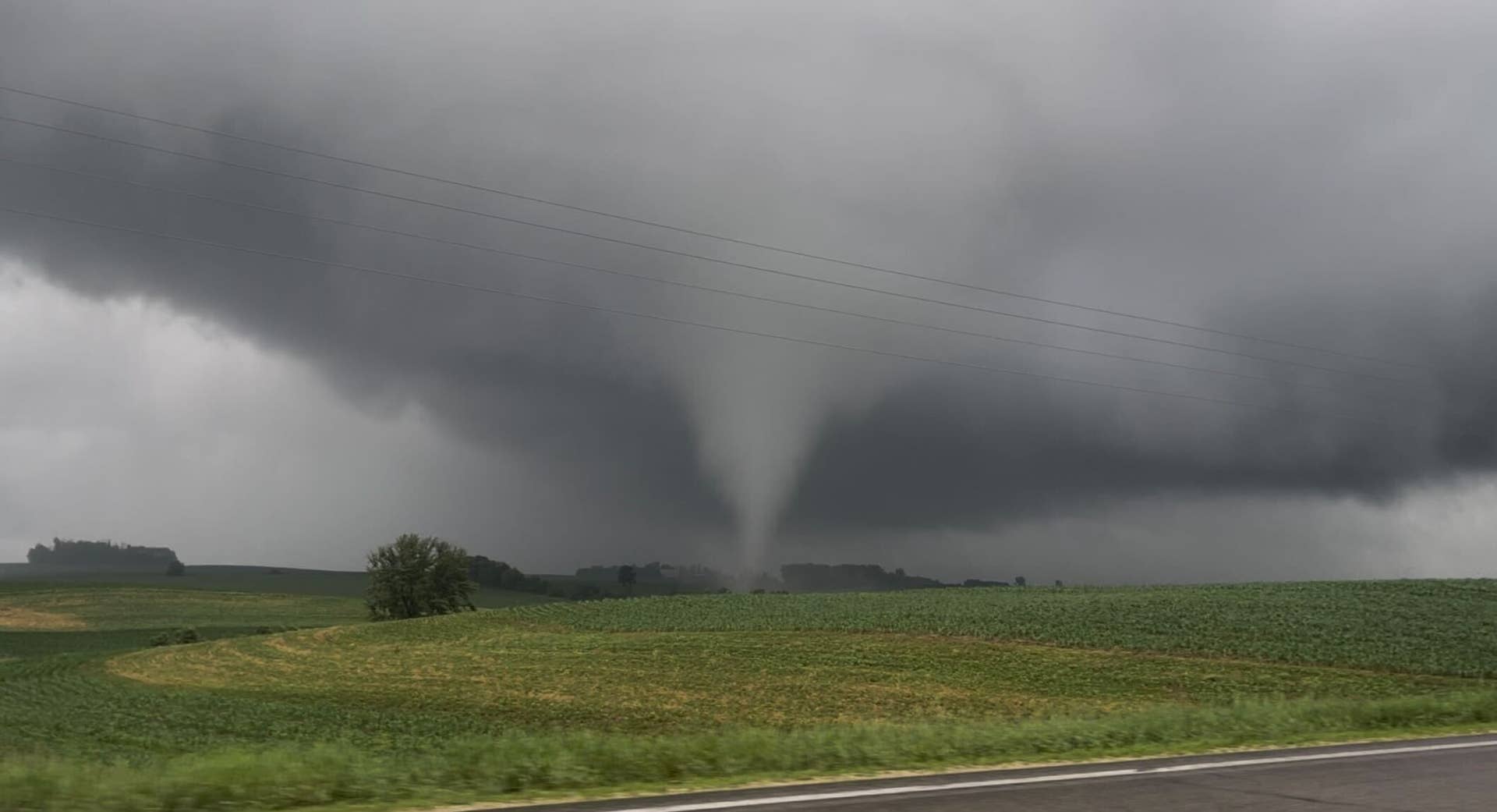 Damaging winds, large hail and tornadoes: Intense storms could hit Twin ...