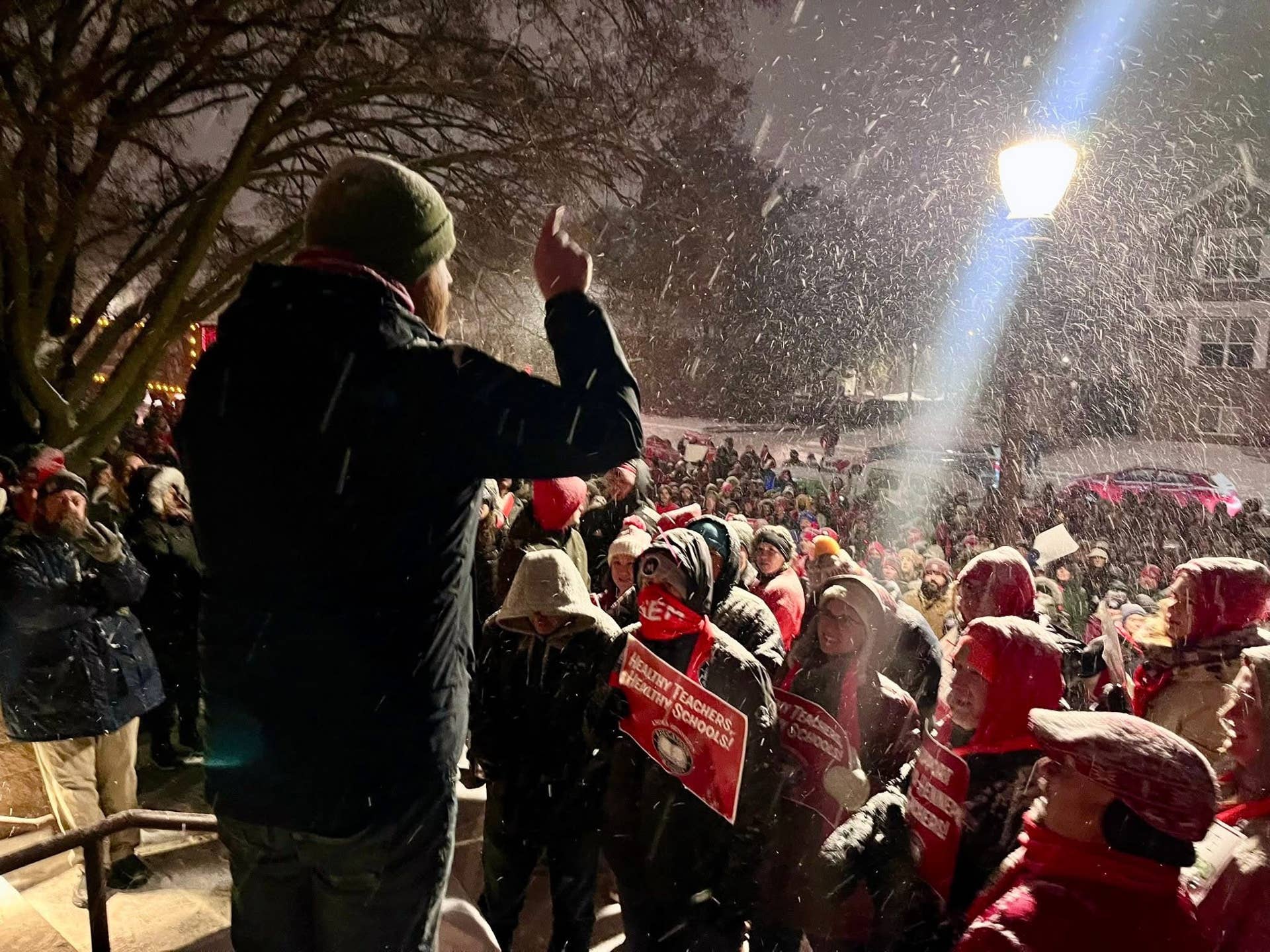 AnokaHennepin School District educators vote overwhelmingly to