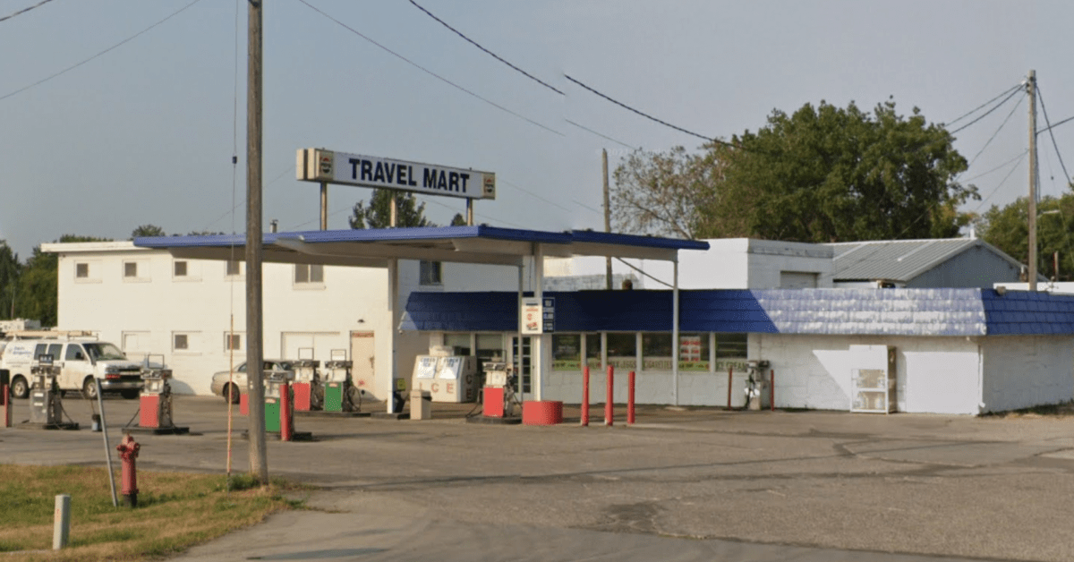 4 arrested after attempted armed robbery at Moorhead gas station Bring Me The News