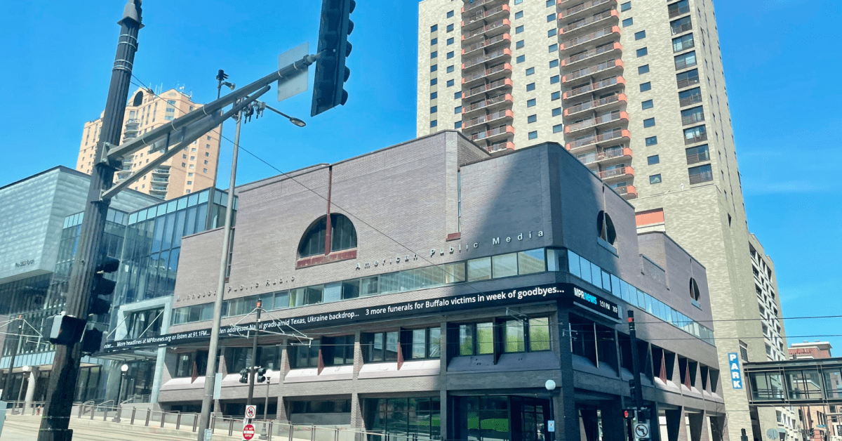 File:MPR News - Minnesota Public Radio and American Public Media Building  News Ticker - St. Paul (40438631462).jpg - Wikimedia Commons